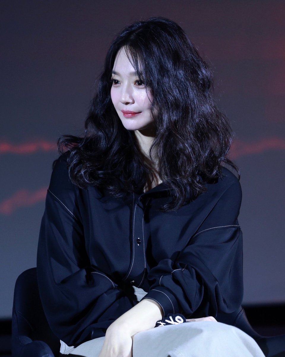 dusik__zip's tweet photo. 아 언니 . .
얼굴 빨개짐 https://t.co/fhGpWk9IYT