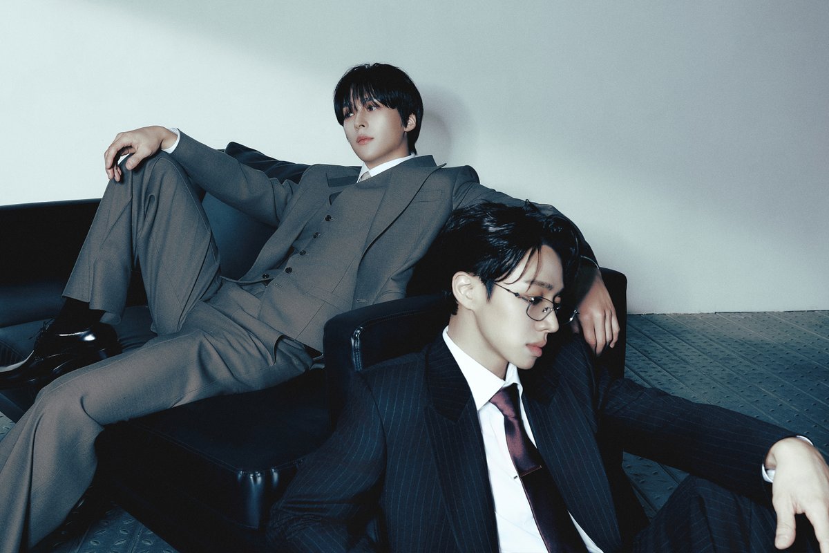 Highlight_AUent's tweet image. HIGHLIGHT THE 6th MINI ALBUM [From Real to Surreal] CONCEPT PHOTO #1 - Real A ver.
2025. 04. 28. 18:00

⛓️ aroundusent.com

#From_Real_to_Surreal
#하이라이트 #HIGHLIGHT
#비스트 #BEAST
#윤두준 #YOONDUJUN
#양요섭 #YANGYOSEOP
#이기광 #LEEGIKWANG
#손동운 #SONDONGWOON