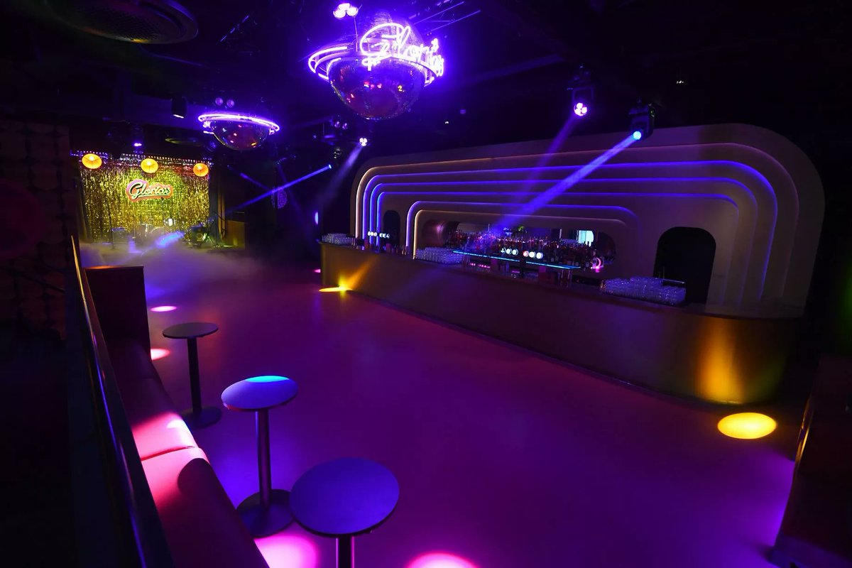 AVSLGroupLtd's tweet image. 🪩Gloria’s Bar in Liverpool got the full 80s glow-up thanks to ETS-Solutions + QTX✨
✔️ 40cm Mirror Ball
✔️ Super Duty Motor
✔️ 200W + 100W HP Wash Lights
Ready to transform your space?👉avsl.com

#QTXLighting #AVSLGroup #StageLighting #VenueInstall #LightingDesign