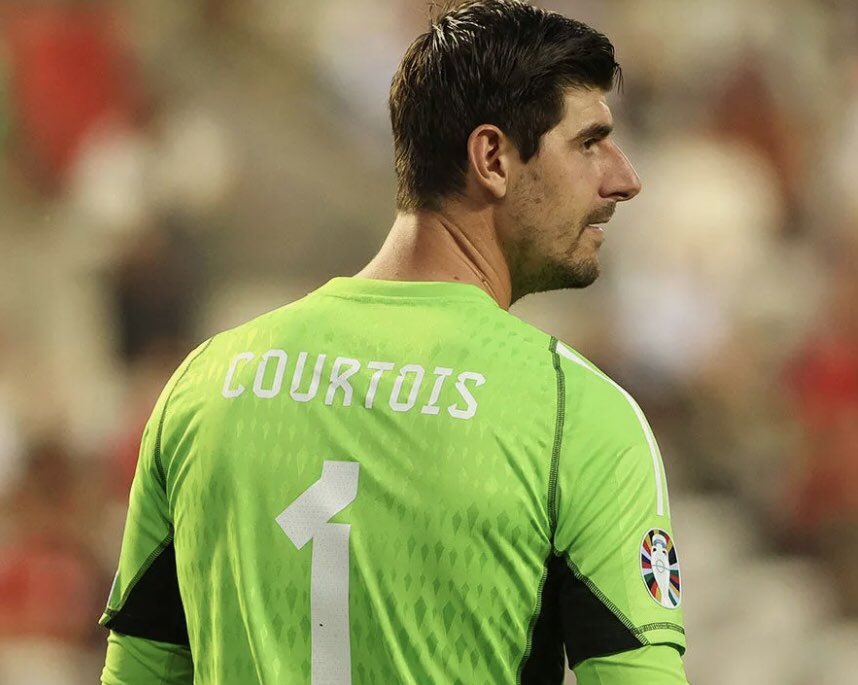 Elle t’a #Porter dans son ventre pendant 9mois et à faillit mourir à ton naissance donc si tu n’a rien à l’offrir ne la fatigue pas soit juste #Courtois avec elle
#BMD
#Game_day
#RealMadridVsArsenal