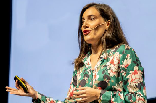 ¿Quieres contar con <a href="/boticariagarcia/">Marián García</a> en tu evento? Marian García está cerca de ser la divulgadora científica más conocida de este país. Sus libros, RRSS y colaboraciones en medios destacan por su enfoque divulgativo y divertido. ¡Descubre aquí su perfil! lc.cx/rVnKve