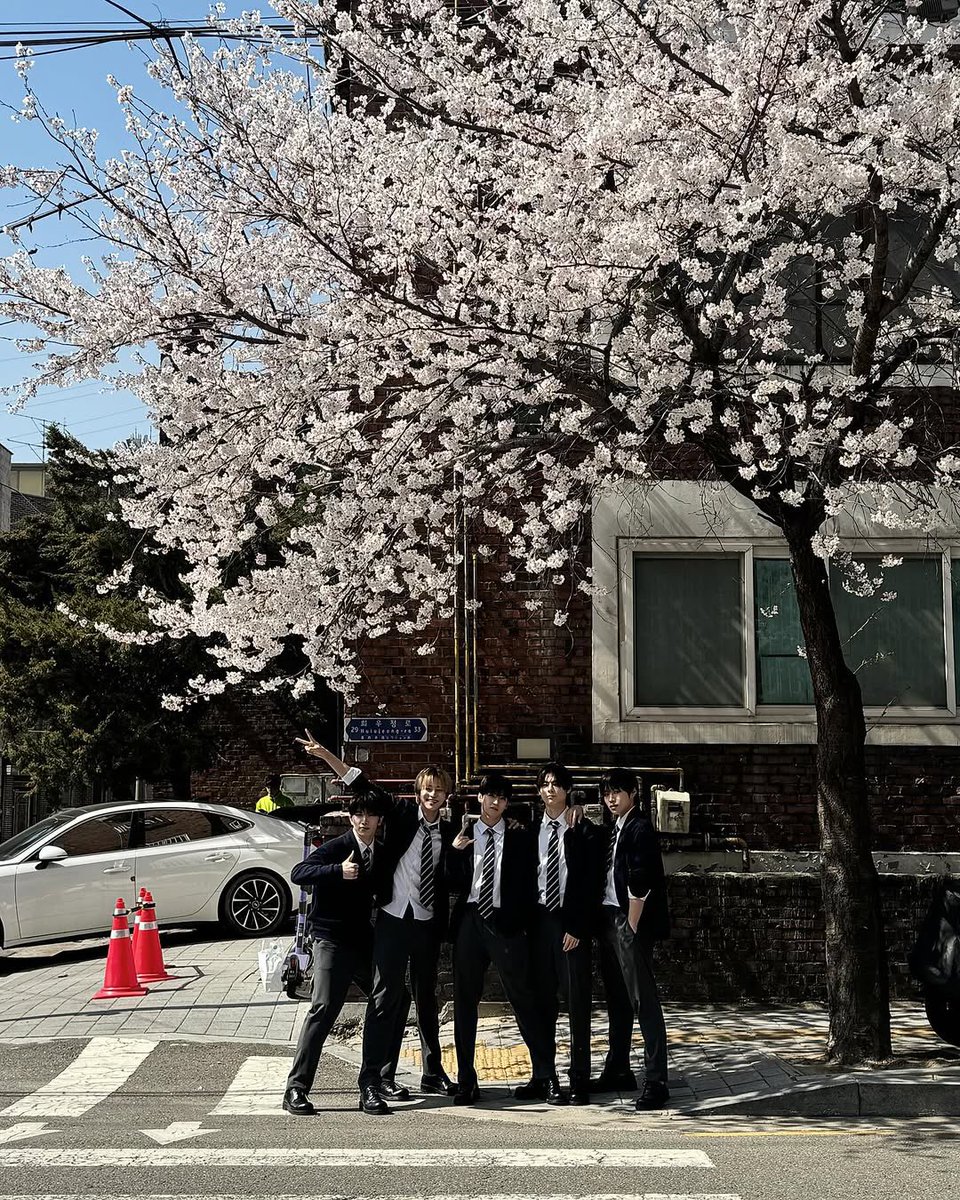 ใครตื่นเต้นบ้างค้าาา

POW WEB DRAMA TEASER 
#POW_AlwaysThere