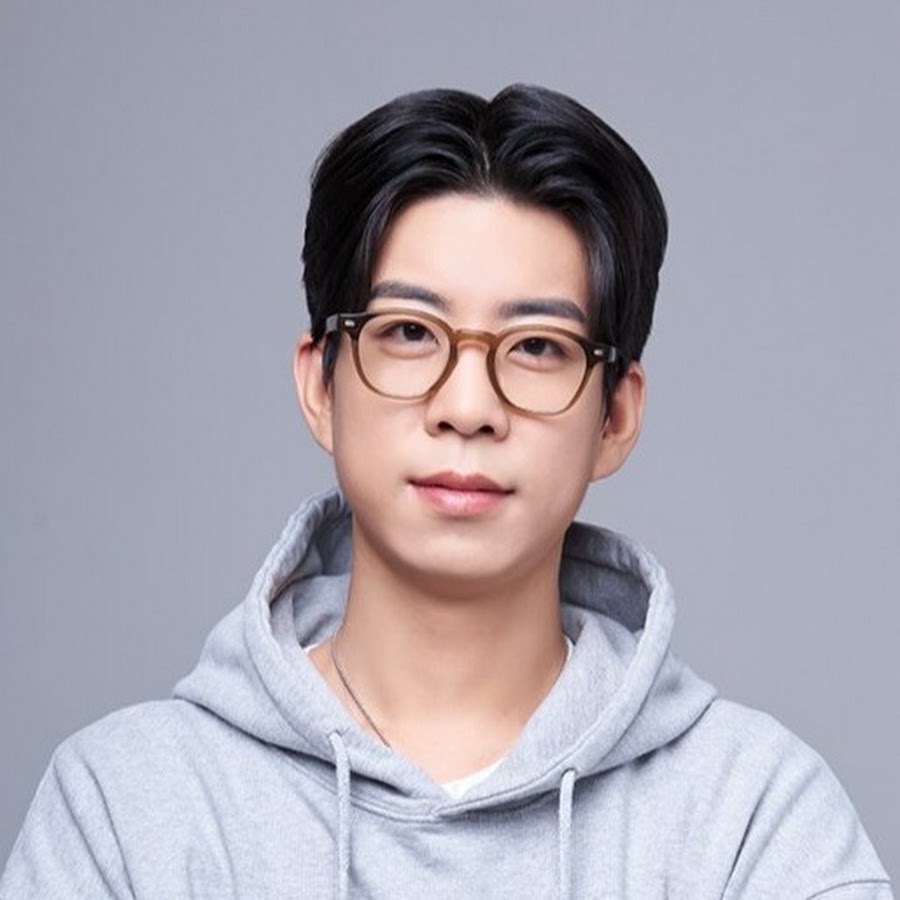 [Huh]
LookSam <룩삼의 게스트 초대석>
🖥️ 치지직 라이브 스트리밍 : 4/16(수) 9pm
▶️ chzzk.naver.com/8803cee946a9e6…
_
#허성현 #Huh #룩삼 #LookSam #초대석