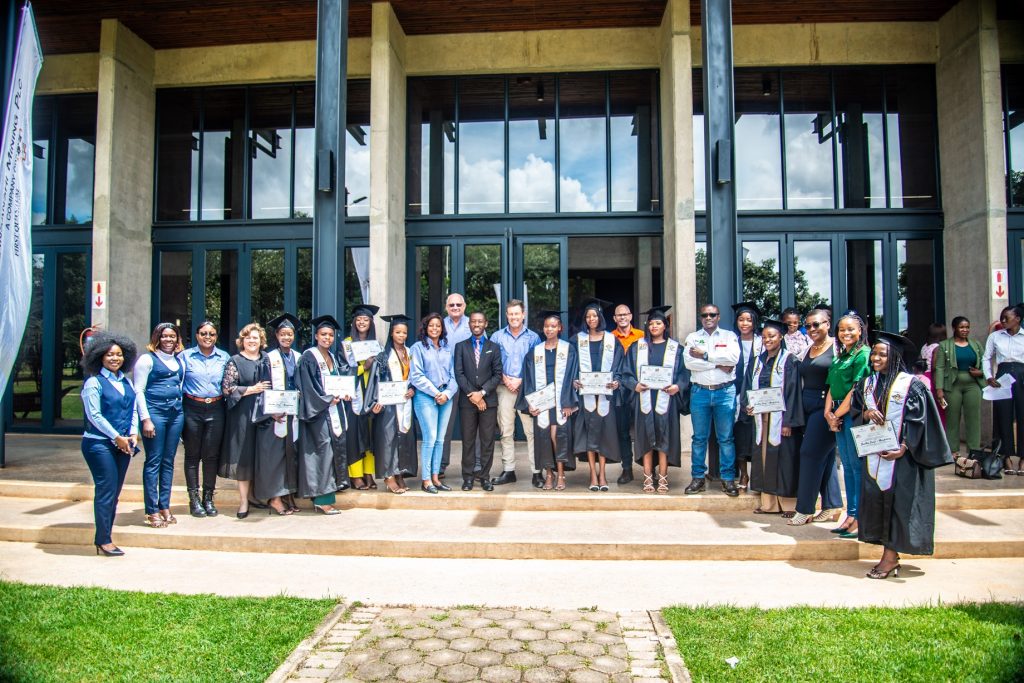 Zamplified's tweet photo. First Quantum Minerals’ Nsanshi Art Studio celebrated the graduation of its second cohort of lapidary students. Read more here: https://t.co/fHmzZvsKlb https://t.co/terWsfptsx