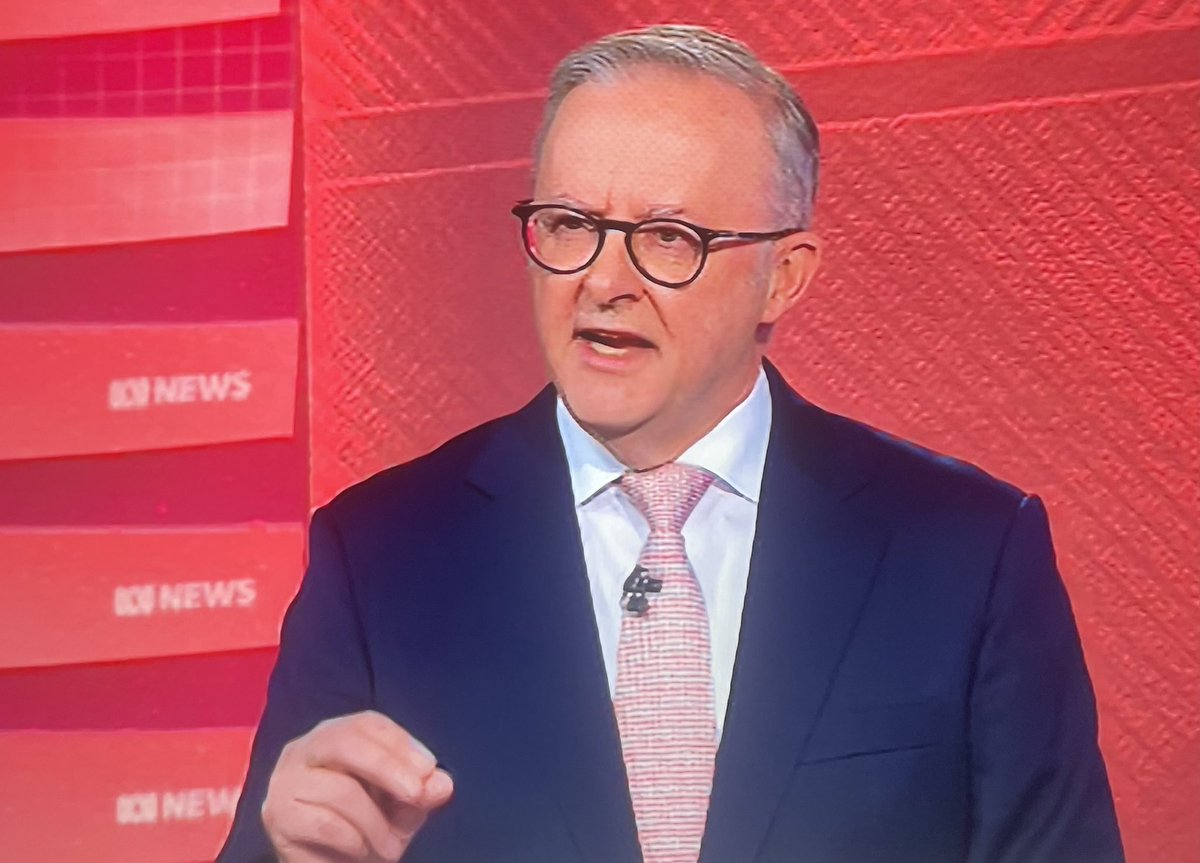 JayJay91341991's tweet photo. Albo smashing Dutton in this debate, even with Liberal David Speers as moderator.🔥#LeadersDebate #AusVotes2025 #auspol #Election2025 https://t.co/gfx6KUw0Oa