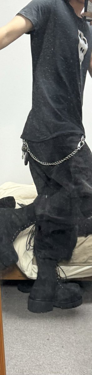 luuxuurry's tweet photo. Balenciaga stomperが届いて流石にウキウキ https://t.co/zIzL1uzrKO