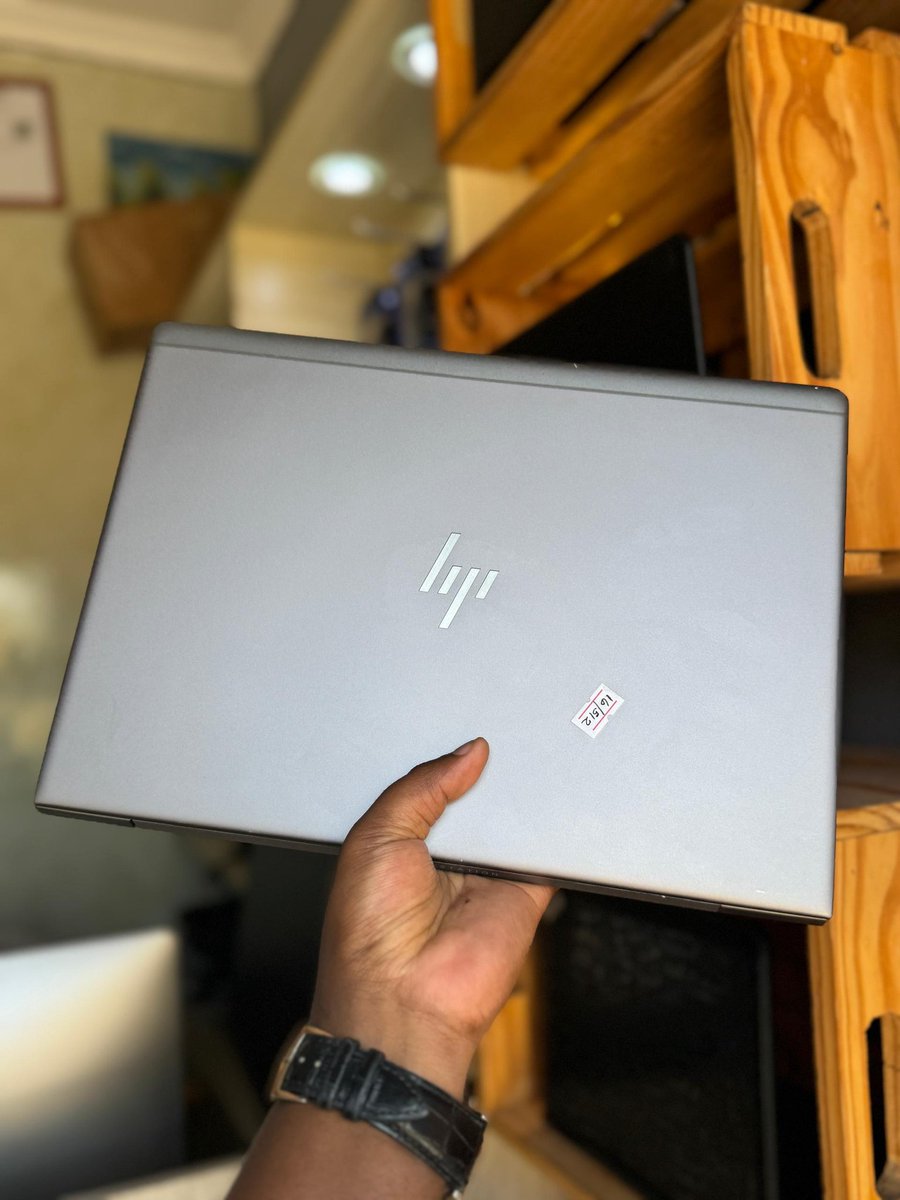 KINDLY REPOST 

HP zbook 14U G5
✨Ram 16GB DDR4
✨Storage 512GB ssd
✨Intel core i5
✨Processor 1.8-4.5ghz
✨8th gen
✨Touchscreen 
✨Battery 5hrs+
✨Screen size 14 inches

950,000/=
🆓Mouse+Flash 32GB+laptop bag ✅ 

📍Magomeni kanisani. Mikoani tunatuma pia
0765576998