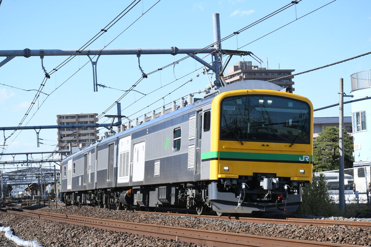 BPsha2QL0OQHh71's tweet image. こんばんは🌃 今日は休みで撮影しましたので最新画像です。昨日のキハ110KY出場のE493系返却と日鐵チキ返却です。日鐵チキは途中で財布を忘れてしまい、妥協の駅撮りになりました😭ビルの影が酷い😰
2025年4月16日 回9730M E493系オク02編成
8086ﾚ DD200-19+キチ5500 9B 
#DD200