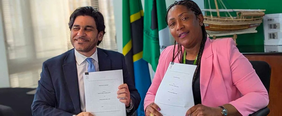 AfDB_Group's tweet photo. The @AfDB_Group and @BANKOFAFRICA_TZ sign $7.5M facility to boost trade finance. The facility will support small and medium-sized enterprises (SMEs) and local corporates engaged in the import sector.
➡️ https://t.co/kXKVJSBvNV #Acceleratetrade https://t.co/oAE22xx8FW