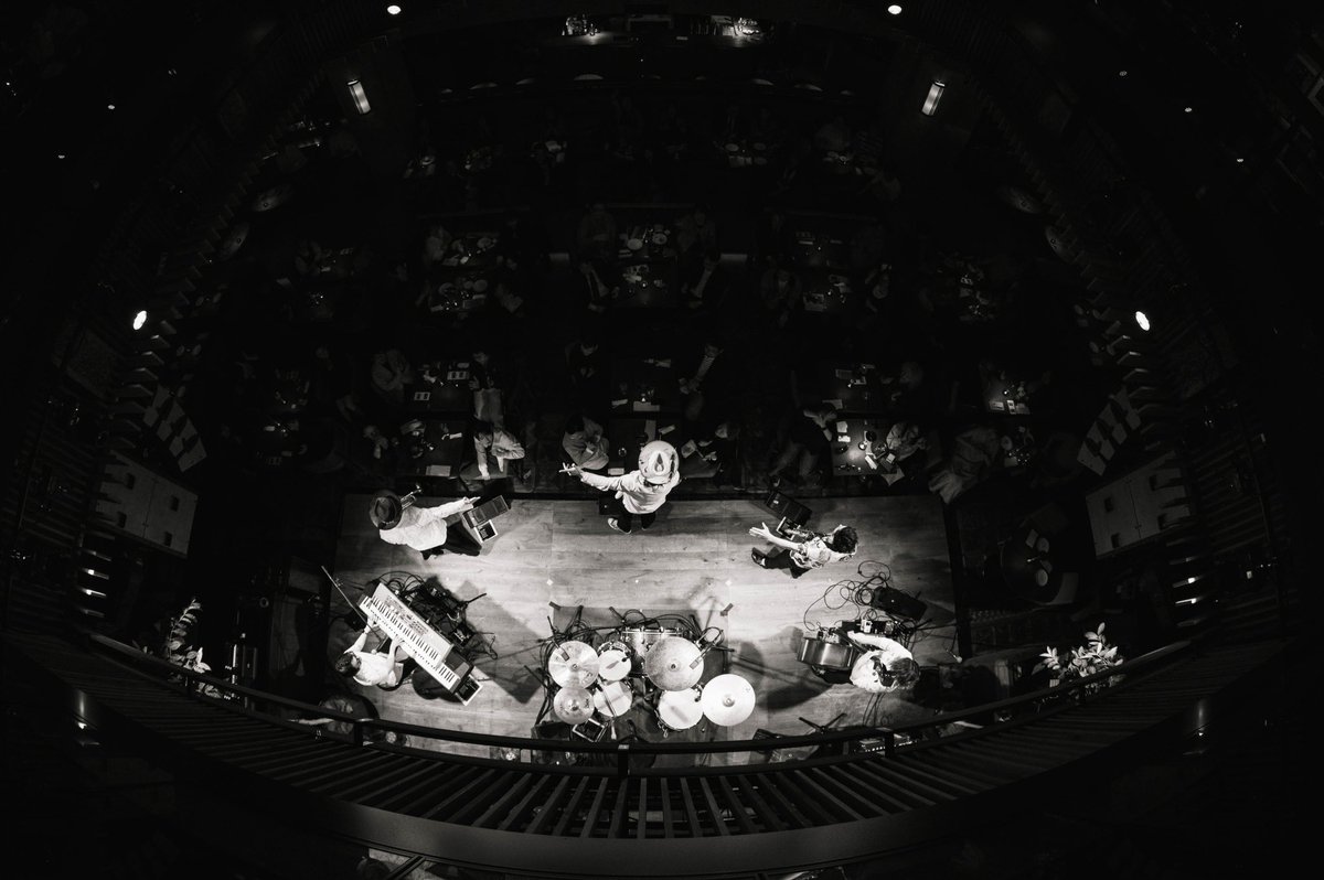 TRI4TH's tweet photo. TRI4TH 約1年2ヶ月振りのワンマンライブ、初出演となる BLUE NOTE PLACE にての開催となりました。

1st、2nd 共に沢山の方に足を運んで頂きました。今年でバンド結成19年。来年の20周年に向け、これからもメンバー、スタッフ、そして皆さんと共に走り続けていきます。応援よろしくお願い致します！ https://t.co/aKsjGdLoJ4