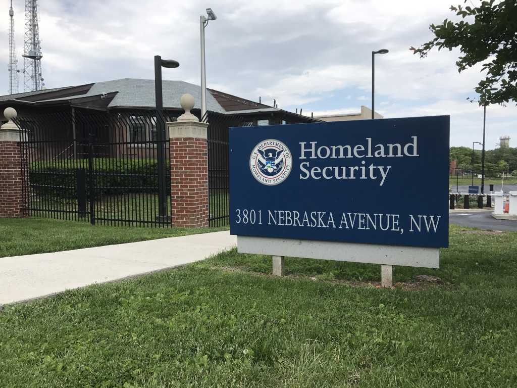CVE program faces swift end after DHS fails to renew contract, leaving security flaw tracking in limbo | CSO Online
csoonline.com/article/396319…