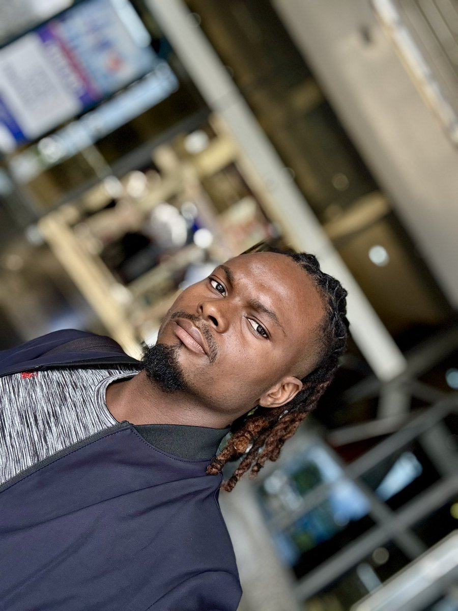 Hectic days call for an extra dose of smile magic, even if it’s just in a selfie after a doze of coffee!