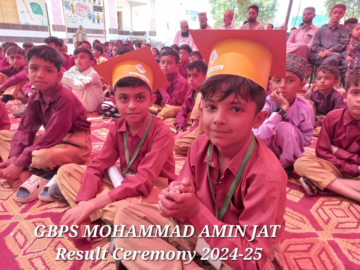 PffYouth's tweet photo. Congratulations to all the students who have completed their academic year!
A big round of applause also goes to their teachers and parents for their constant support and tireless efforts in shaping the bright futures of these brilliant students from Rehri Goth, Karachi. https://t.co/ldW5e0XsTr