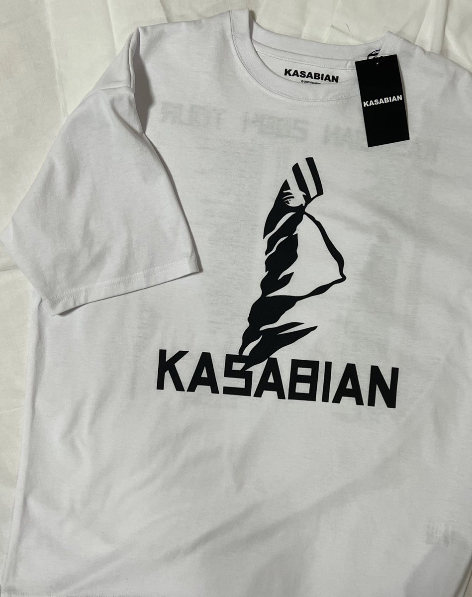 しまむらグループのアベイルにてカサビアンの2004年ツアー復刻Tシャツ