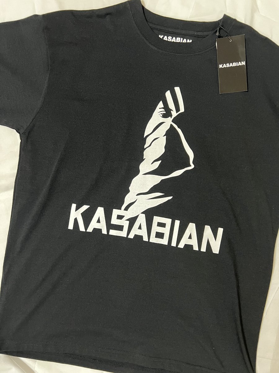 しまむらグループのアベイルにてカサビアンの2004年ツアー復刻Tシャツ