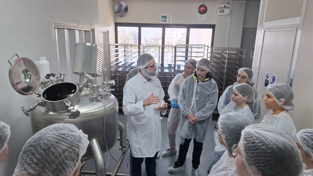 chrismakedonas's tweet photo. We deeply thank @FAMAR_Group for accepting @ChemClubEvang to the Alimos facilities!
#acschemclubs #Όμιλος_Χημείας #FAMAR https://t.co/gxrf1FZ8aU