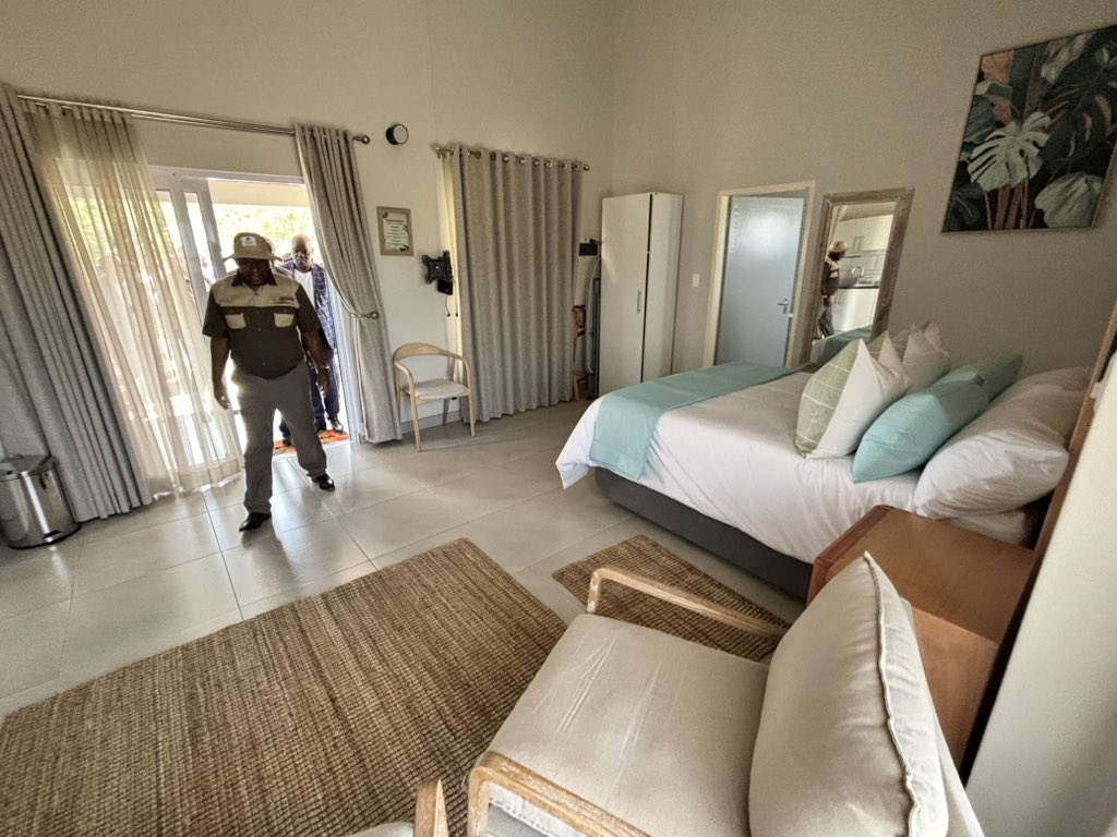 HitekaniMag's tweet photo. NYLSVLEI • NATURE • RESERVE
Now upgraded and ready for you

*The facilities have already been fully booked until early next month.

@LimpopoLEDET 
@golimpopo 
@OtpLimpopo 
@MatibeTB https://t.co/rghUYpMoNF