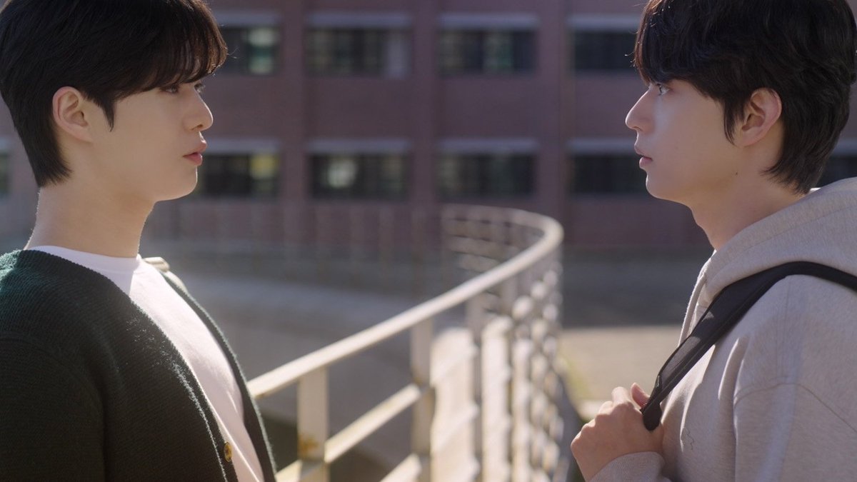 hubboyslove's tweet image. 🚨 ESTREOU! Já disponível o 1° EP de #SomethingIsNotRight no Viki. p.boyslovehub.com/right

A fim de esquecer seus sentimentos, Do Bawoo propõe a Jihoon, seu melhor amigo de infância, que eles finjam namorar por uma semana. O que poderia acontecer entre eles?