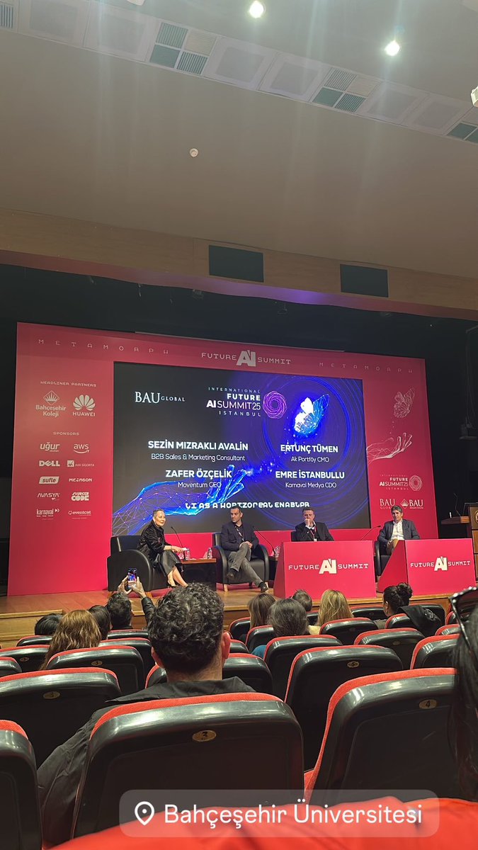 Bahçeşehir Üniversitesi’nin düzenlemiş olduğu Future AI Summit 2025 etkinliğindeyiz.

Geçen sene yine burada yapılan etkinliği ve katılımı düşününce, yapay zeka gelişimini ve artan ilgiyi çok net görebiliyorsunuz.

Değişime ayak uydurmak şart..