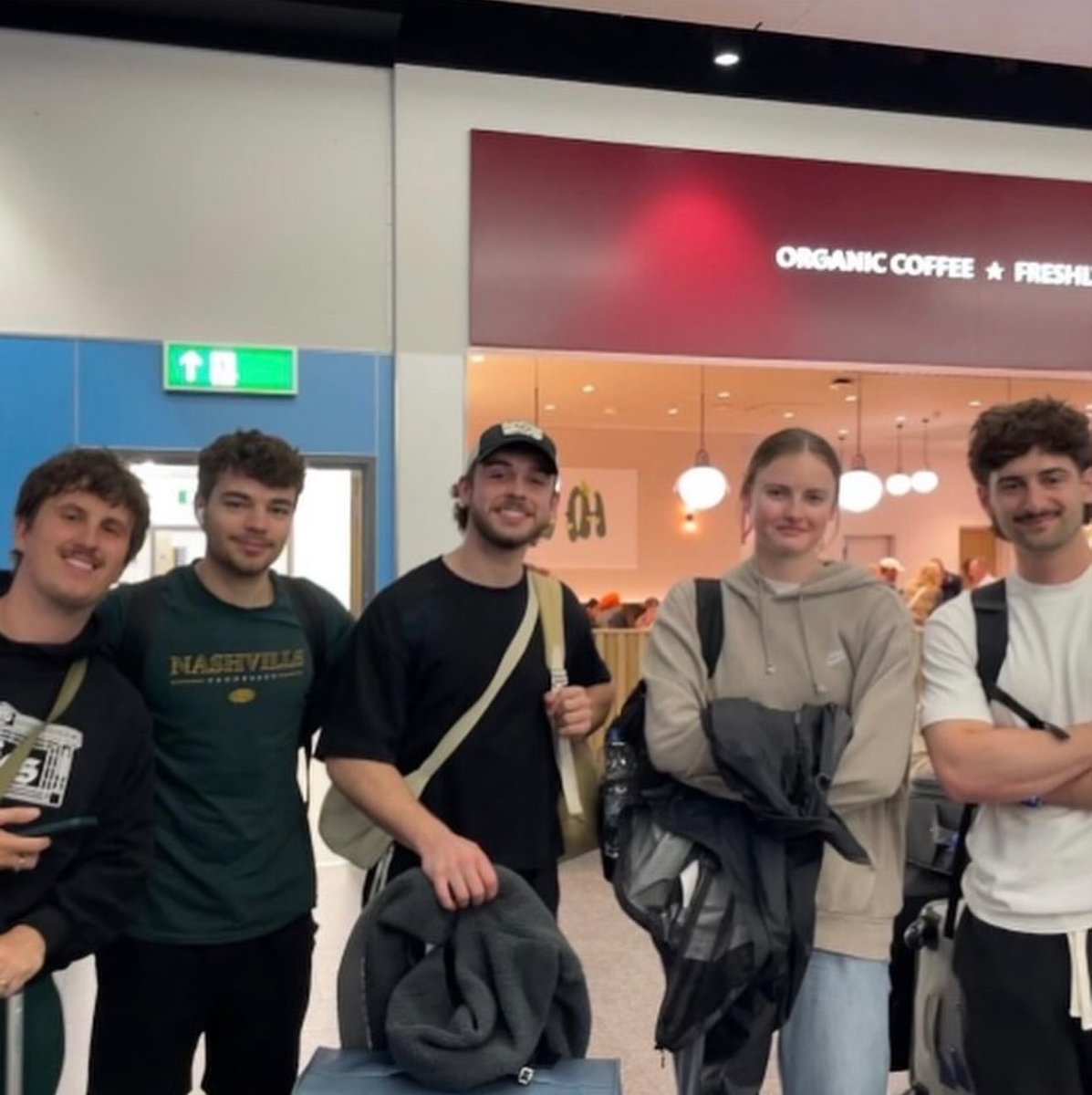 📸 | Arthur &amp;(the boys) in the airport yesterday via @/julianna.polii on Instagram!