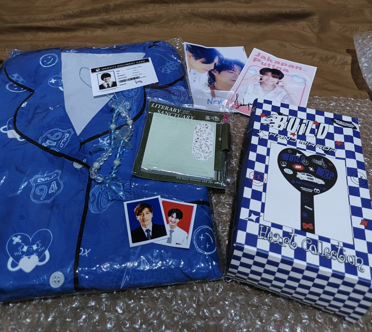 Punyaku sudah datang 🥰😍 hihi. 

Yeaay cerminku jadi sepaket 🖤💙