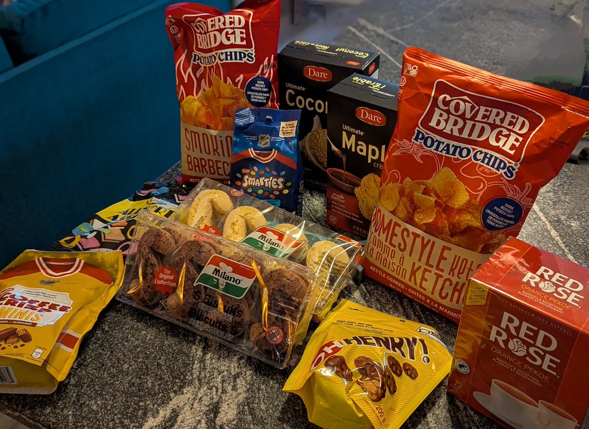 Momma's order of wonderful treats from Canadian Food To USA has arrived. Yum Yum Yum!! 😋🐾🐾💙💙😽😽 Look <a href="/CanadianPenny1/">CanadianPenny 🇨🇦</a> : Covered Bridge chips too!!!