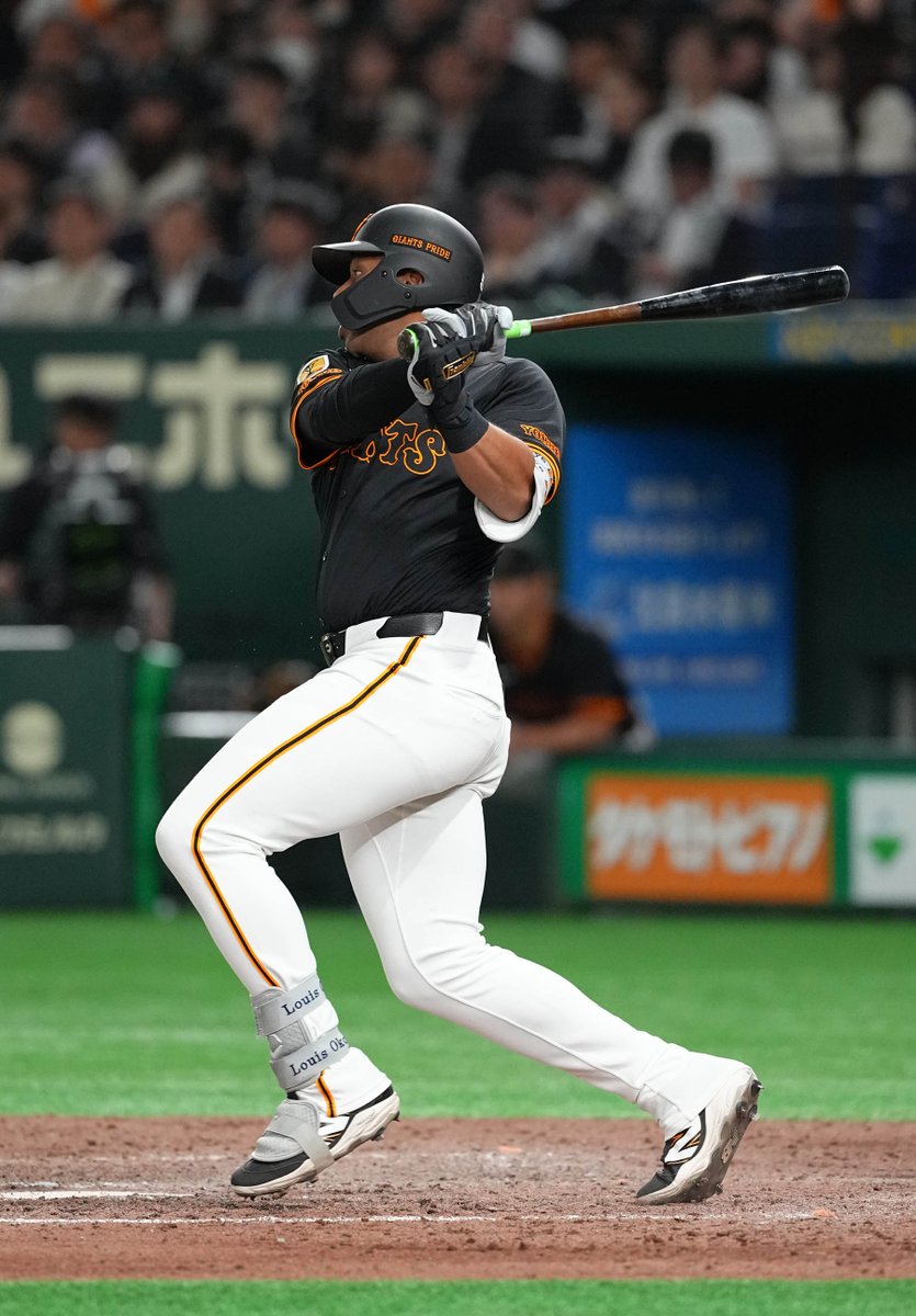 k18 読売 ジャイアンツ 巨人　V8 優勝　ネクタイピン 希少 レア k18 読売 ジャイアンツ 巨人 V8 優勝 ネクタイピン 希少 レア