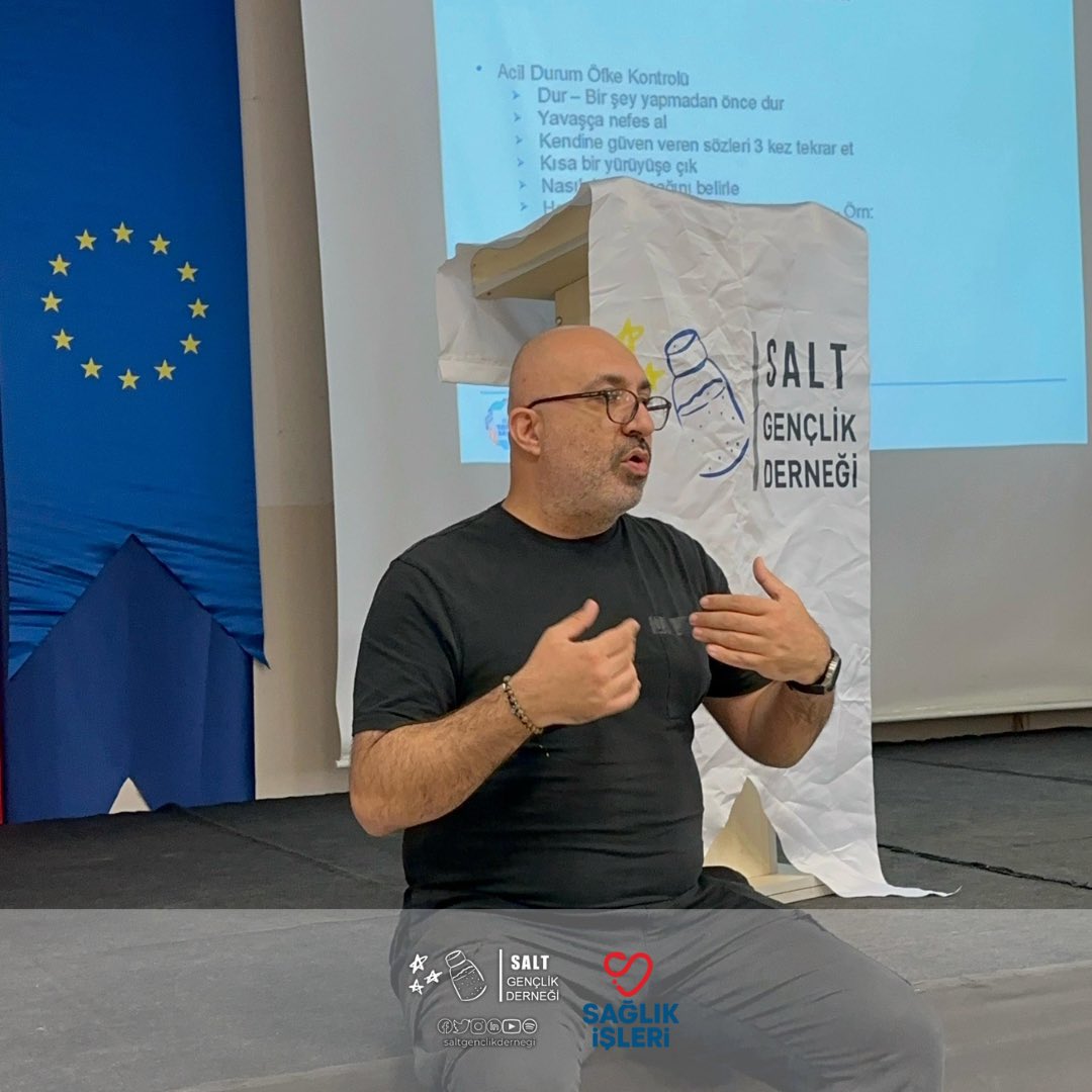 saltgenclik's tweet photo. Aliağa’ya indik, bilgi taştı!
15 Nisan’da SALT Talks’un ilk oturumunu İzBB işbirliğiyle Aliağa Kültür Merkezi’nde gerçekleştirdik.
Öfke sustu, etiketler konuştu, iklimle dertleştik!
Katılanlara kocaman teşekkürler!
Yeni oturumlarda görüşmek üzere!
#SALTGençlik #SALTtalks #Aliağa https://t.co/NP5IuWaSKD