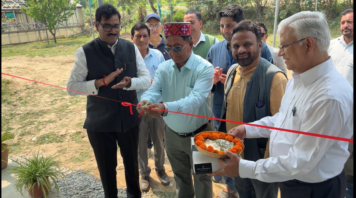 Today, Hon'ble Minister for Revenue, Horticulture, Tribal Development, and RPG, Govt. of Himachal Pradesh, Shri <a href="/JSNegiINC/">Jagat Singh Negi</a>, inaugurated EESL's 1st Solar Powered Micro Cold Storage in Kullu.