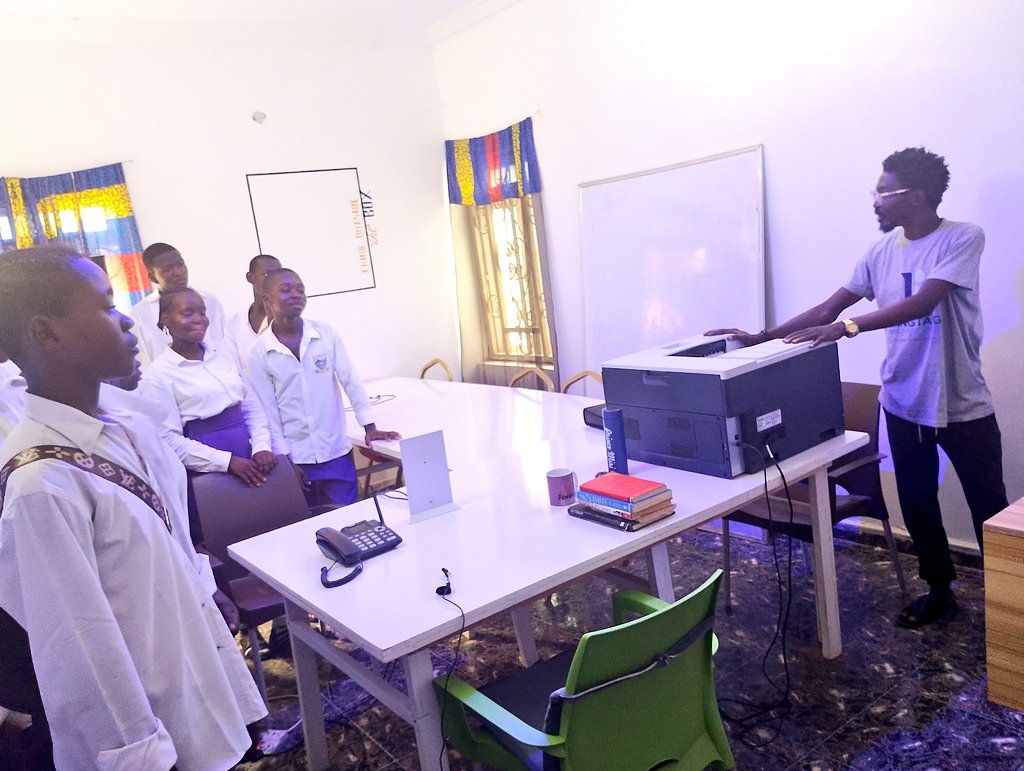 LangtangIHub's tweet photo. Big smiles all around.

The SS 3 students from Cooper Memorial Secondary School, Langtang North, visited @LangtangIHub led by their teacher Rector

They got to experience our interactive board and tour the facility and were left inspired to pursue tech careers after sec school. https://t.co/QUVDqLUMKg