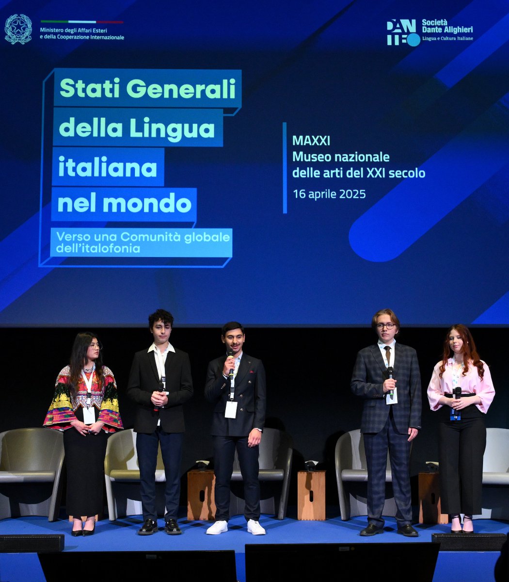 MAXXI (@museo_maxxi) on Twitter photo Oggi al MAXXI la V edizione degli Stati Generali della Lingua Italiana nel mondo, un evento organizzato da <a href="/ItalyMFA/">Farnesina 🇮🇹</a> insieme a <a href="/la_dante/">Società Dante Alighieri</a> e inaugurato dal Ministro <a href="/Antonio_Tajani/">Antonio Tajani</a>, dal Ministro <a href="/MIsocialTW/">Ministero dell’Istruzione e del Merito</a> <a href="/G_Valditara/">Giuseppe Valditara</a> e dal Presidente Andrea Riccardi.
___
foto © <a href="/Agenzia_Ansa/">Agenzia ANSA</a> Oggi al MAXXI la V edizione degli Stati Generali della Lingua Italiana nel mondo, un evento organizzato da <a href="/ItalyMFA/">Farnesina 🇮🇹</a> insieme a <a href="/la_dante/">Società Dante Alighieri</a> e inaugurato dal Ministro <a href="/Antonio_Tajani/">Antonio Tajani</a>, dal Ministro <a href="/MIsocialTW/">Ministero dell’Istruzione e del Merito</a> <a href="/G_Valditara/">Giuseppe Valditara</a> e dal Presidente Andrea Riccardi.
___
foto © <a href="/Agenzia_Ansa/">Agenzia ANSA</a>