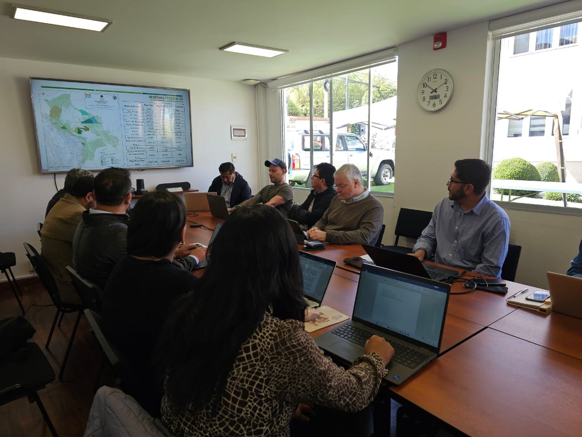 FAO Bolivia (@faobolivia) on Twitter photo 📢Estado y Cooperación se reunieron #Hoy en <a href="/FAOBolivia/">FAO Bolivia</a> para compartir avances y experiencias en el esfuerzo conjunto de dar sostenibilidad a los bosques, frente al #CambioClimático , cumpliendo la Contribución Nacionalmente Determinada por #Bolivia 🙌 📢Estado y Cooperación se reunieron #Hoy en <a href="/FAOBolivia/">FAO Bolivia</a> para compartir avances y experiencias en el esfuerzo conjunto de dar sostenibilidad a los bosques, frente al #CambioClimático , cumpliendo la Contribución Nacionalmente Determinada por #Bolivia 🙌