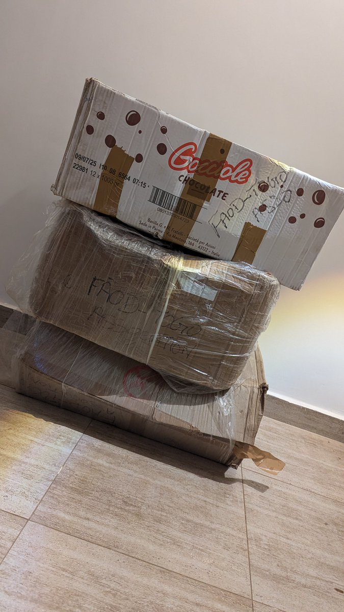 Un grand merci a quelqu'un qui vient de nous envoyer des cartons plein depuis l'Italie