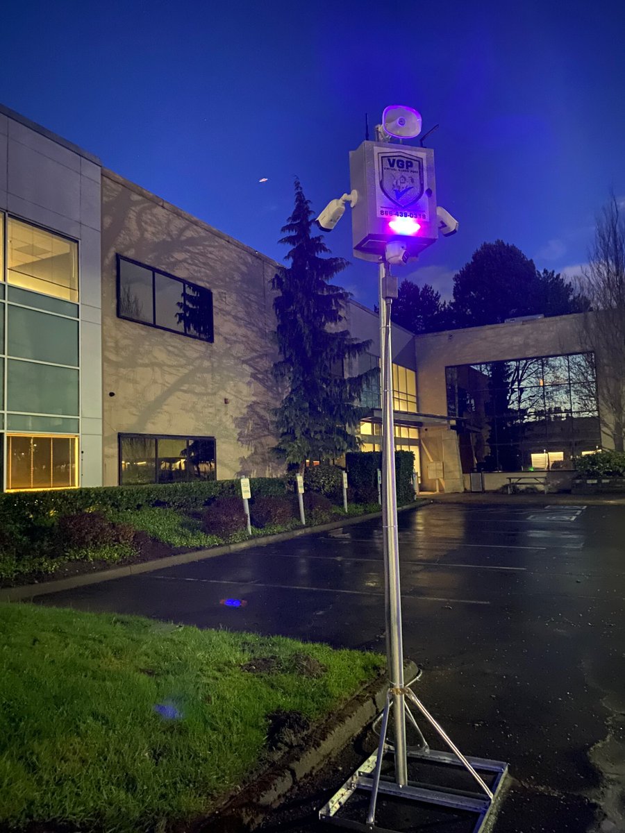 RemoteAlly's tweet image. The Virtual Guard Post seen here is protecting a series of commercial buildings in the beautiful pacific northwest. Seattle, we got you covered! 🔐
What is that in the background? Zoom in and let us know what you think it is! 👽
#VirtualGuardPost #RemoteAlly #LiveVideoMonitoring…
