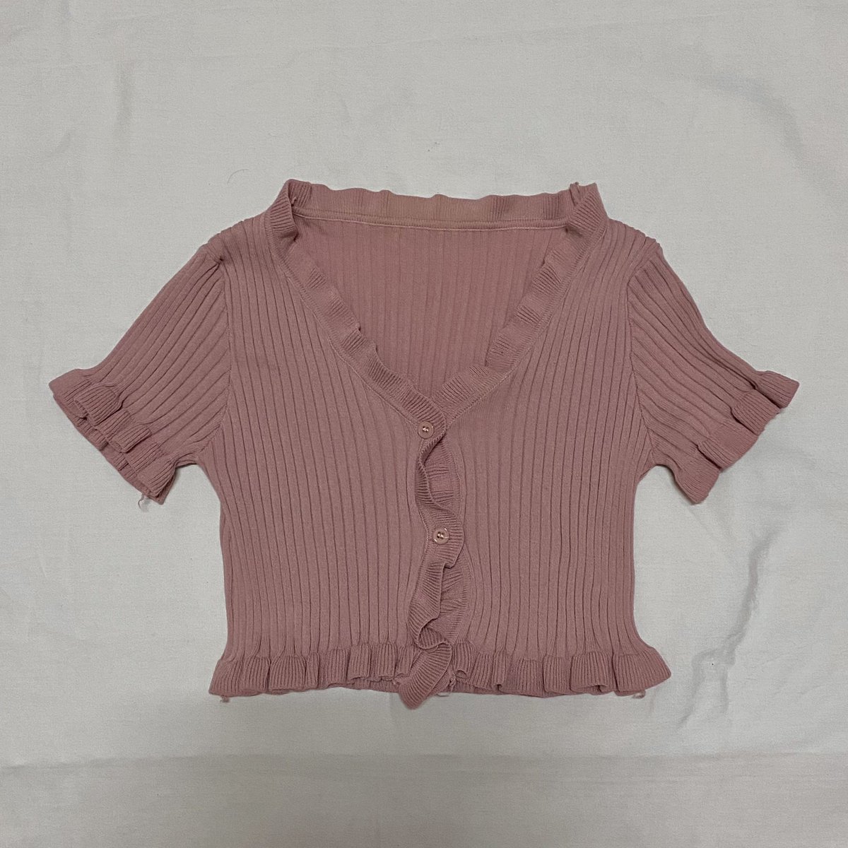 bbapnt's tweet photo. ครอปชมพูไหมพรม ดีเทลหยิกๆ 10.-
👚อก 26-34 ยาว 14

#เสื้อผ้ามือสอง #เสื้อผ้ามือ2 #เสื้อผ้าสไตล์เกาหลี #ส่งต่อเสื้อผ้า #ส่งต่อเสื้อผ้า #โล๊ะตู้ #โล๊ะตู้เสื้อผ้า #เสื้อผ้าสไตล์เกาหลี #เสื้อผ้าราคาถูก #เสื้อผ้าแฟชั่น #เสื้อครอป #ส่งต่อ #เสื้อผ้าเกาหลี #ส่งต่อเครื่องเขียน https://t.co/njYyV920VI