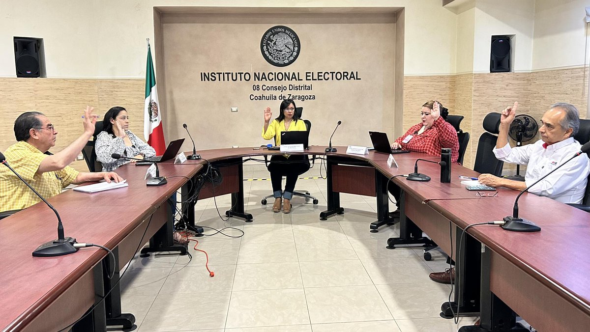 INE08JDECoah's tweet photo. #EnEstosMomentos 9na Sesión Extraordinaria de la 08 Junta Distrital Ejecutiva del @INECoahuila https://t.co/Xn7QJSid30