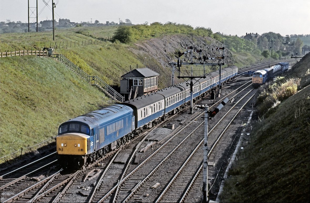 45056 passing Goose Hill Junction with the 16:05 Nottingham to Carlisle 15th May 1980 #MidWeekPeak

📸 John Whiteley