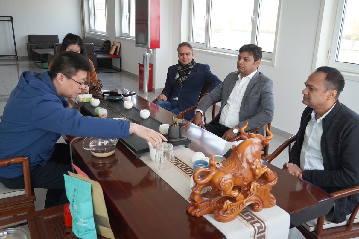 ExportsUtkal's tweet photo. Meeting buyers in china https://t.co/bX8qpC9dOE
