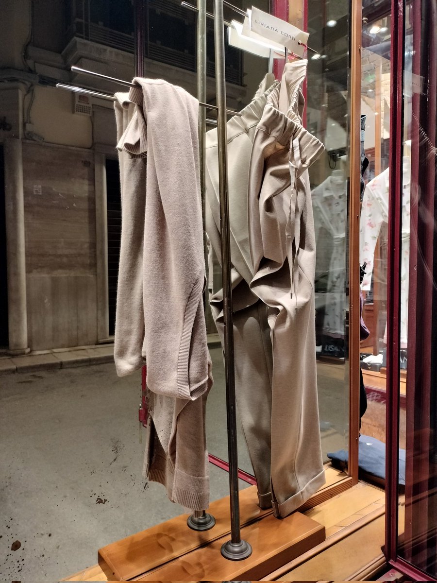 RONGHI1920's tweet photo. alla luce del giorno o con le luci della sera sarai sempre unica nei nostri look di #primavera 🔴 #RONGHI in via Soccorso 24 a San Severo 🔔 contact on web https://t.co/86eIK1ZnN6