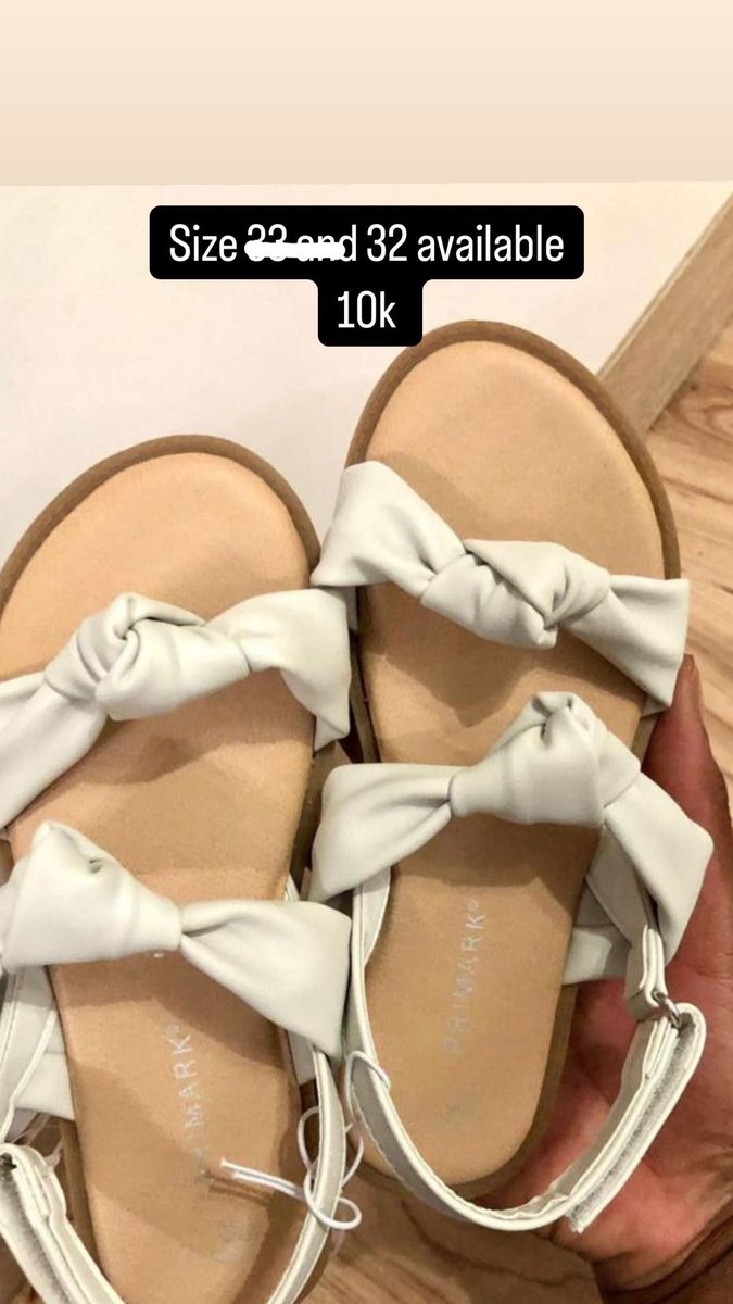 beesmunch's tweet photo. Hey guys! Check out our stunning selection of shoes offered at affordable prices! For details on available sizes and prices, please see below. Available in Kano and Abuja. Please RT https://t.co/qKoywifO22