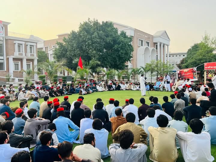 WazirSherwan's tweet photo. #حقوق
#یاازادی

 د پښتون سټوډنټس فېډرېشن پيښور پوهنتون  له خؤا  نن په فقير ايپى لان پيښور پوهنتون کي
( مائنز
 اېنډ منرل اېکټ 2025)  سټډي سرکل تر سره شوه  چي پکي ويناوال مولانا خانزيب وه .
پښتون سټوډنټس فیډریشن پىښور پوهنتون 🚩
#PSFUOP🚩 
@babaksardar 
@AimalWali 
@Khadimhussain4 https://t.co/tXJxvmgtql