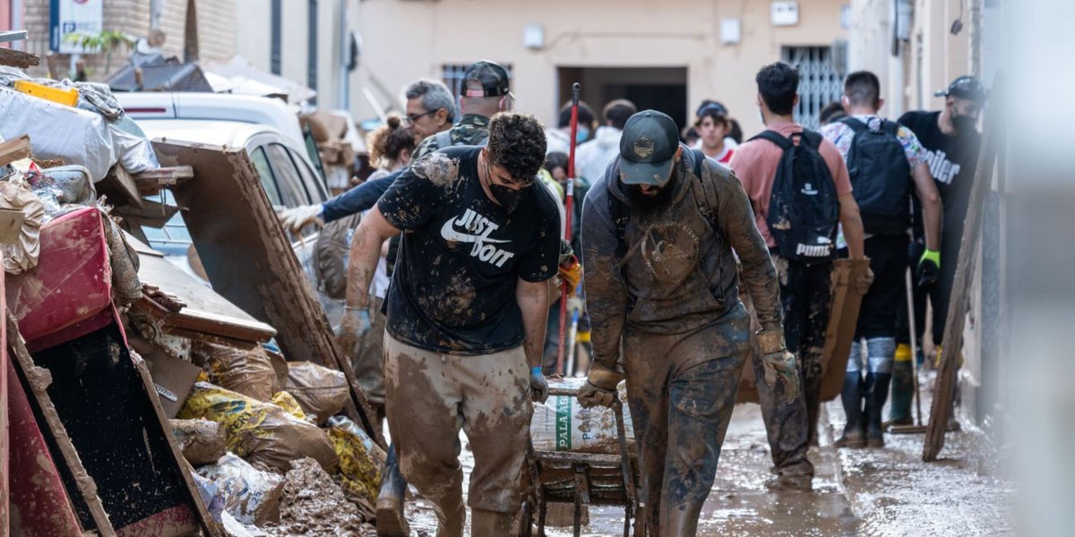 🧐Si la Oficina de Extranjería sigue exigiendo el empadronamiento, miles de víctimas de la #DANA continuarán condenadas a permanecer en situación administrativa irregular, a pesar de que son vecinas y vecinos de los municipios afectados #RegularizaciónYA

levante-emv.com/comunitat-vale…