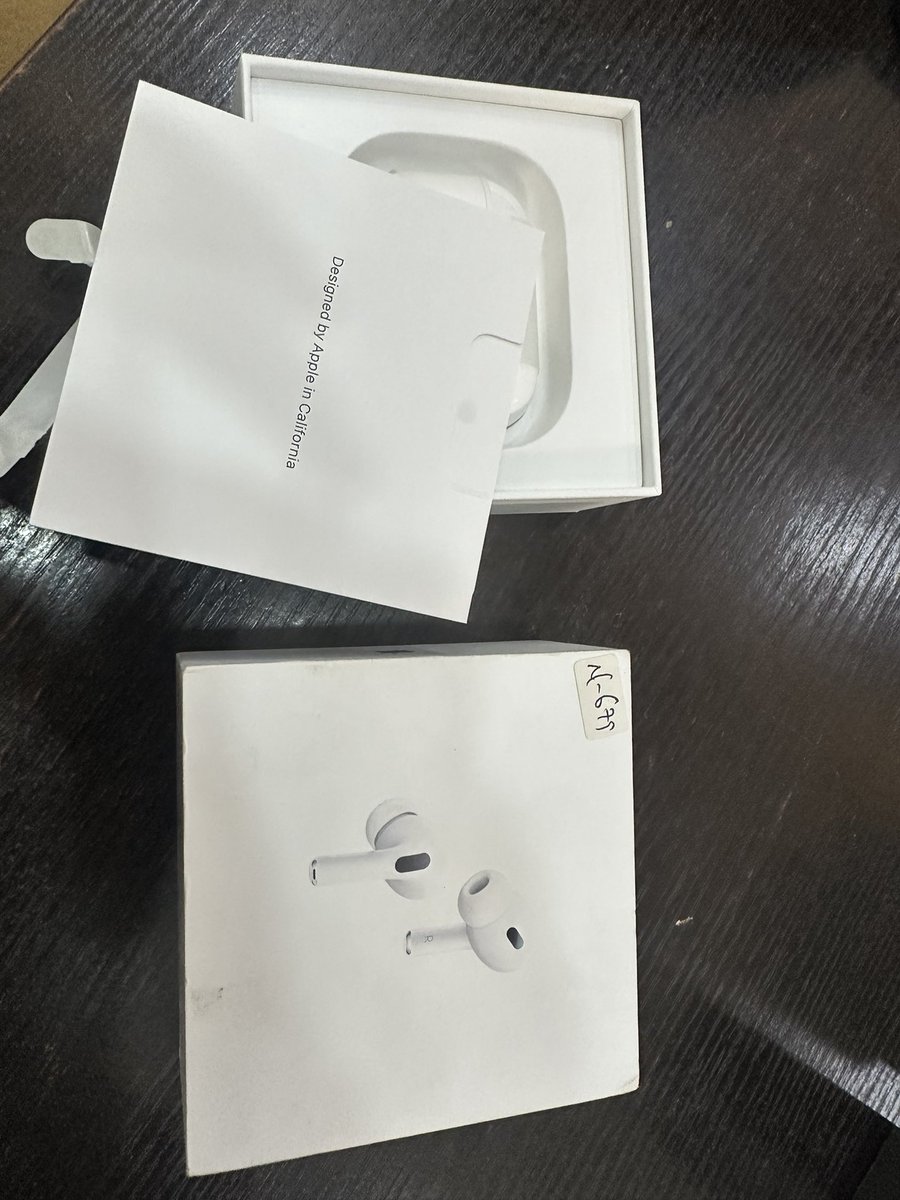 9jaSmartConDev's tweet photo. Grateful for these new AirPods and the web3 ride that got me here. Let’s build 🚀and grow together 🚀— IFB! https://t.co/MnwKqhHVYY