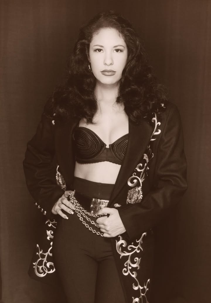 🌹 Selena Quintanilla-Pérez was born today, #OnThisDay on April 16, 1971, in Lake Jackson, Texas. ⁣⁣

Learn about her legacy on our Instagram: s.si.edu/4jl1zVW
⁣⁣
📸: ©1993 Al Rendon
