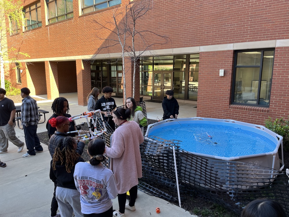 Remote Operated Vehicles! dcs.edu/o/dhs/article/…