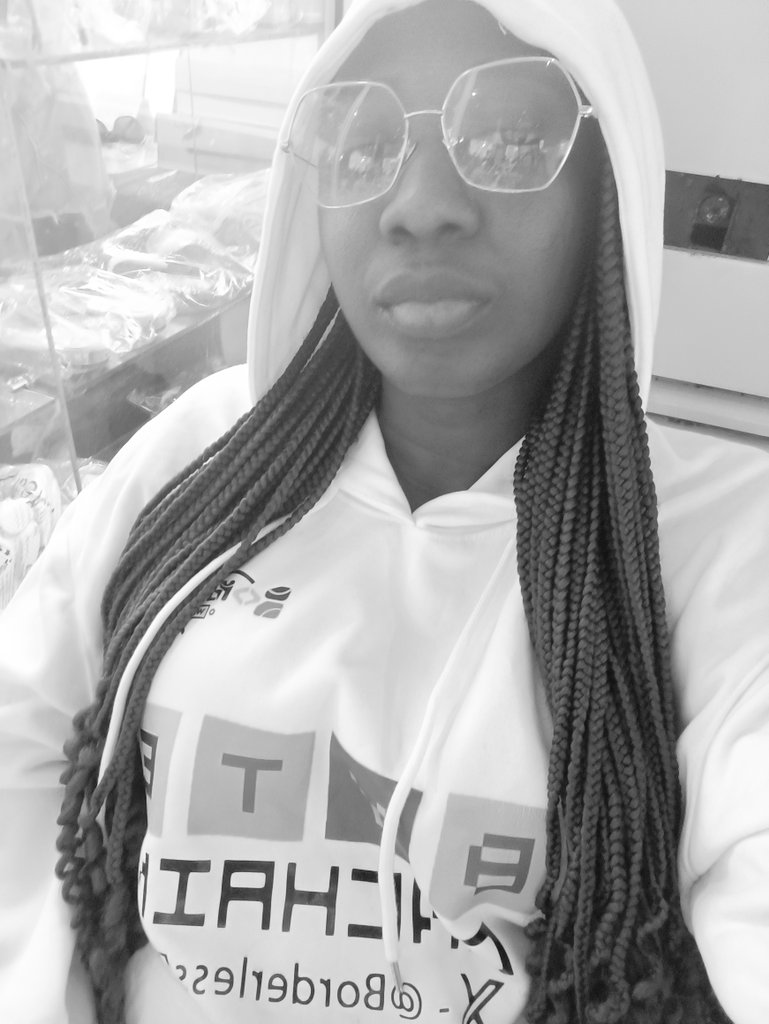 Rocking the Byte Onchain Merch to remind you to donate to "Byte Onchain" in the dApps and Apps OSS Round this #GG23

Only 8 hours to go😱

Step 1️⃣
- Get $ArbEth, $ARB or $USDC on <a href="/arbitrum/">Arbitrum</a> network.

Step 2️⃣
- Go to👇🏽
explorer.gitcoin.co/#/round/42161/…

Step 3️⃣
Add us to cart 🛒 and donate🥳