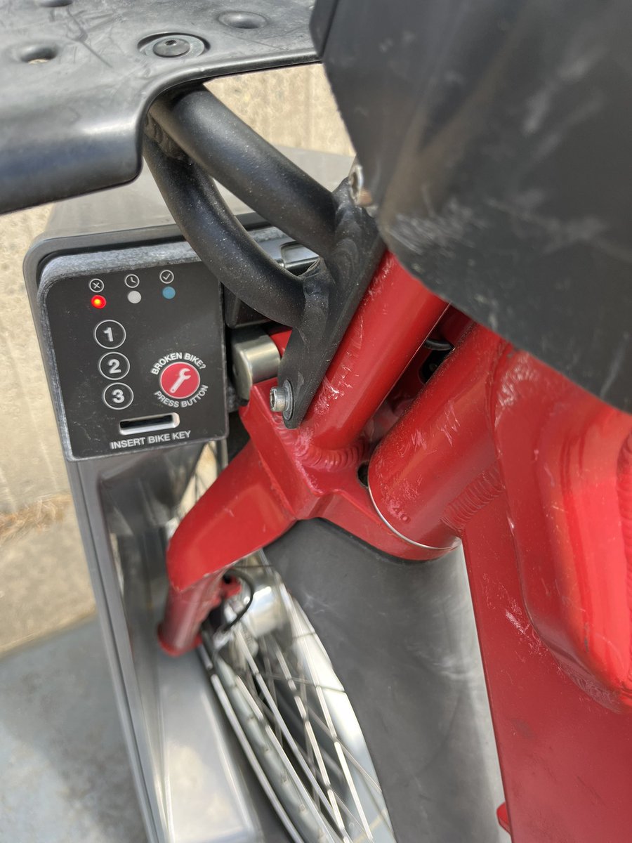 Transiters's tweet photo. @bikeshare Two weeks later and the problem remains … the only bike here is broken!!! https://t.co/uBnrITeUAZ
