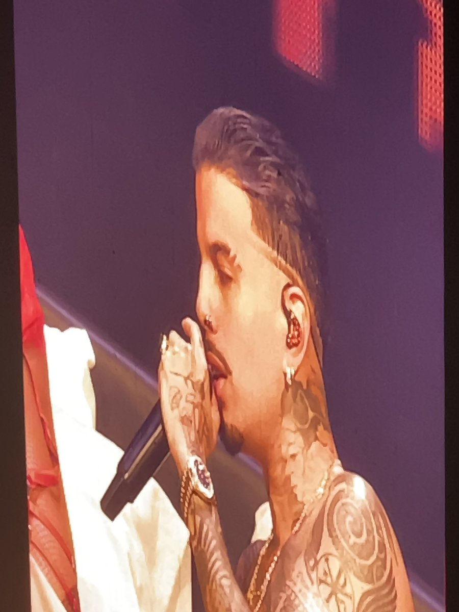 willaneisha2k's tweet photo. Seen my Papi Rauw this weekend for his Cosa Nuestra Tour and ugh when I tell you he’s really a dream ♥️ gracias por todo amor ♥️ https://t.co/N4W9sBAQkx