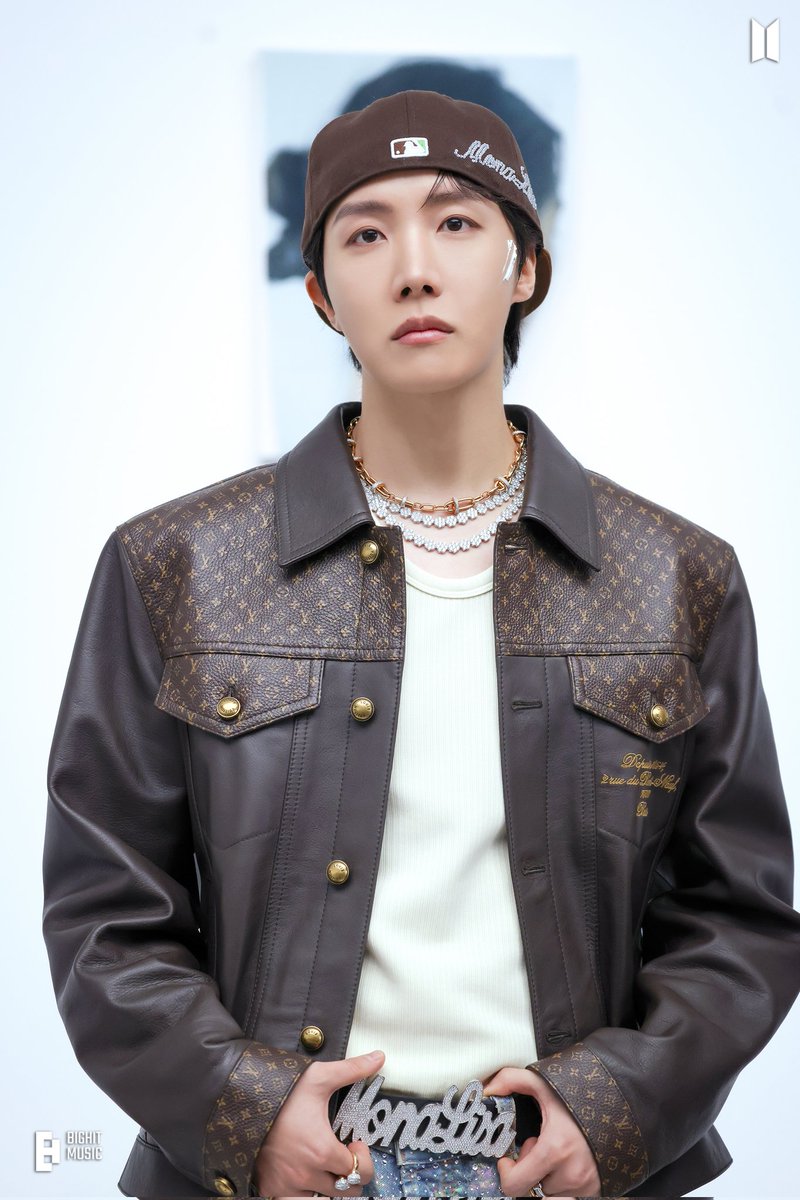 kimjkxs's tweet photo. — ARMY, esta madrugada tenemos votación en vivo en M COUNTDOWN y "MONA LISA" de #jhope va por su segundo win. ¡Activen sus alarmas! 📱🚨

🗓 Jueves, 17 de abril.
03:15 AM 🇸🇻🇳🇮🇨🇷🇭🇳🇲🇽🇬🇹🇧🇿
04:15 AM 🇨🇴🇵🇪🇵🇦🇪🇨
05:15 AM 🇩🇴🇻🇪🇧🇴🇵🇷🇨🇺🇺🇸🇨🇱
06:15 AM 🇦🇷🇺🇾🇧🇷🇵🇾
11:15 AM 🇪🇸🇮🇹🇫🇷 https://t.co/C5D3mWm22X