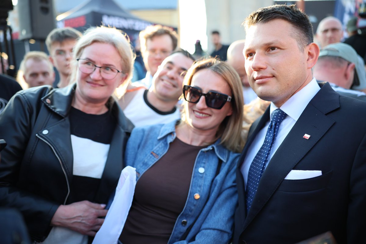 Sławomir Mentzen (@slawomirmentzen) on Twitter photo Dziękuję Sępólno Krajeńskie! Dziękuję Sępólno Krajeńskie!